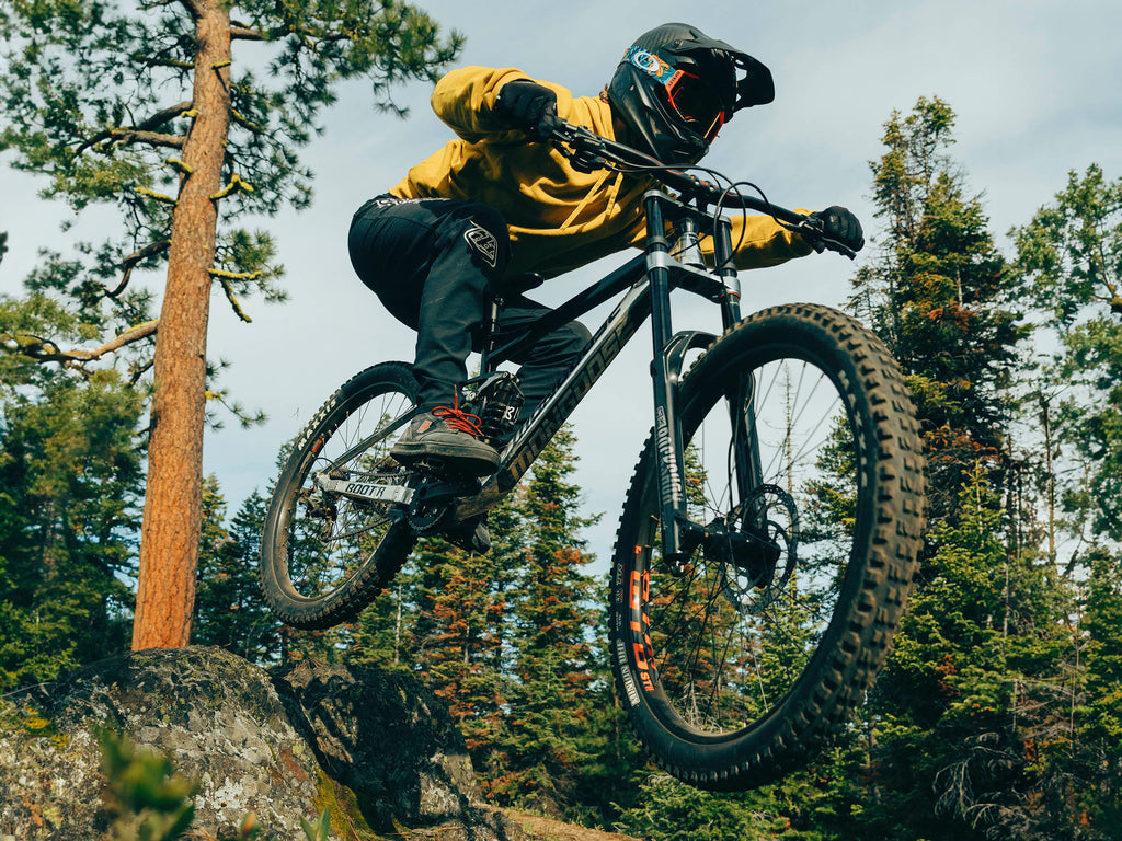 Mongoose Boot'r 27.5-inch Full Suspension Downhill Mountain Bike